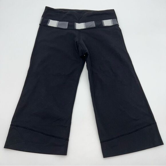 Lululemon Women's Black Knee Length Shorts/Short Pants w/Tri-Color Waistband-Sz4 - Picture 1 of 6